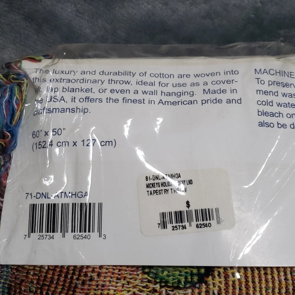 Disney Holiday Throw 60" X 50" - Picture 2 of 5